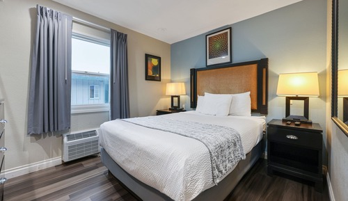Standard Room, 1 Queen Bed
