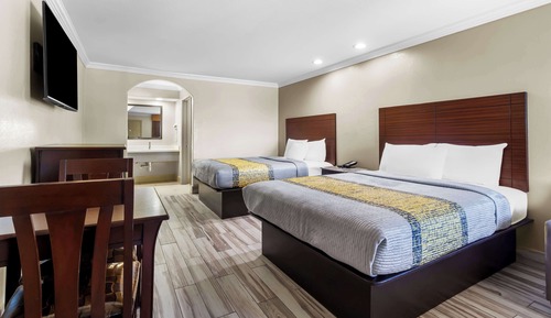 Room, 2 Queen Beds, Non Smoking
