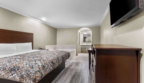 Suite, 1 King Bed, Non Smoking (Jacuzzi)