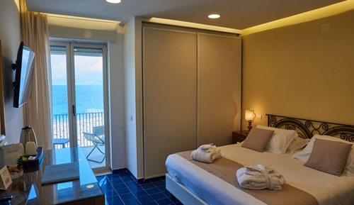Superior Double Room, 1 Double or 2 Twin Beds, Balcony, Sea View