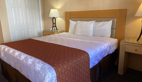 Jacuzzi King Room
