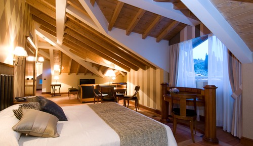 Vista Suite (panoramic terrace, lake view)