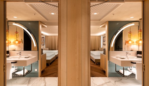 Deluxe Family Suite Swim Up