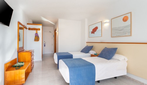 Standard Studio (3 adults)