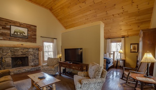 Luxury Cabin, 1 King Bed (Leconte) (Pet Friendly)