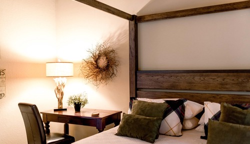 Standard, One King Bed
