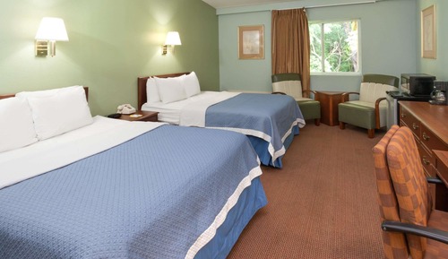 Room, 2 Queen Beds, Non Smoking