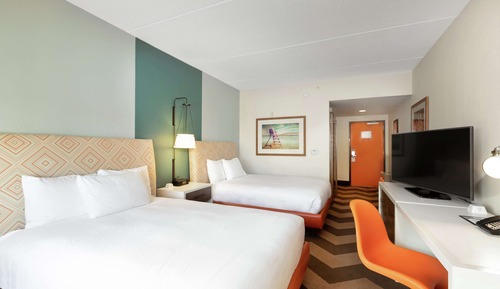 Room, 2 Queen Beds, Accessible, Bathtub