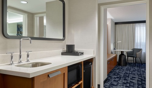 Premium Suite, 1 King Bed with Sofa bed, Non Smoking, Corner
