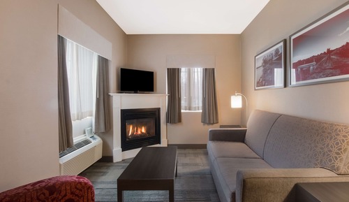Superior Suite, 1 Queen Bed with Sofa bed, Non Smoking, Jetted Tub (with Sofabed)