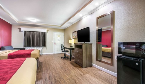 Standard Room, 2 Queen Beds, Non Smoking