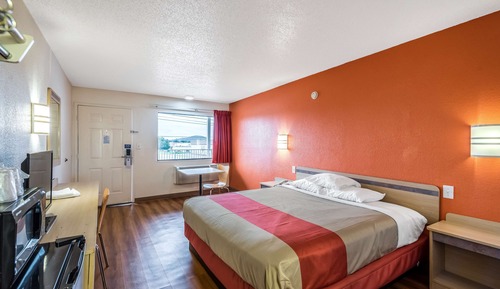 Standard Room, 1 King Bed, Non Smoking