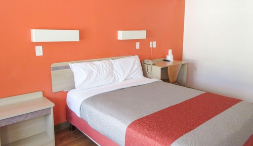 Standard Room, 1 King Bed, Smoking