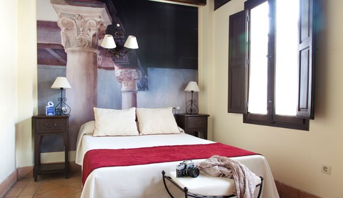 Double Room (with extra bed)