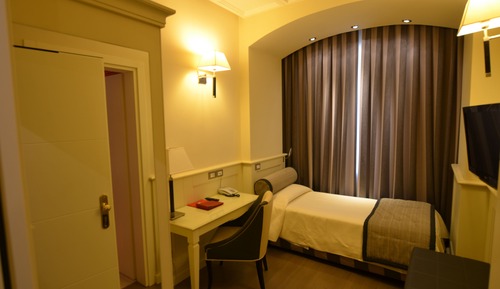 Deluxe Single Room