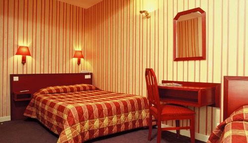 Triple Room, Non Smoking, Private Bathroom