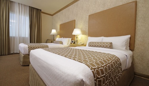 Standard Room, 2 Double Beds, Accessible, Club Lounge Access