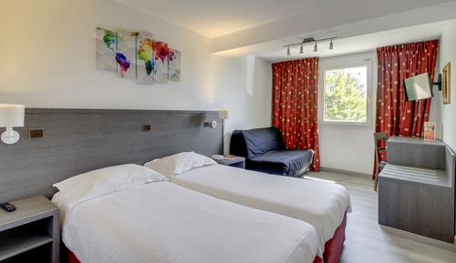 Standard Twin Room