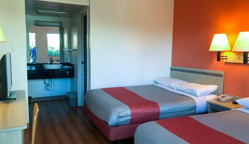 Standard Room, 2 Double Beds, Non Smoking