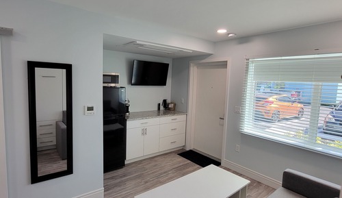 Standard Room, 1 Queen Bed