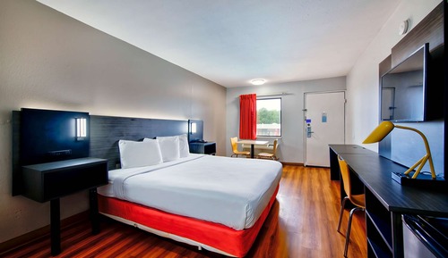 Standard Room, 1 King Bed, Smoking