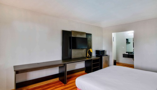Standard Room, 1 Queen Bed, Non Smoking