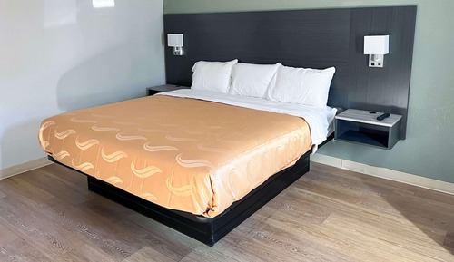 Standard Room, 1 King Bed, Non Smoking