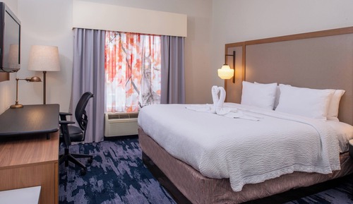 Room, 1 King Bed (Mobility/Hearing Access, Roll-In Shwr)