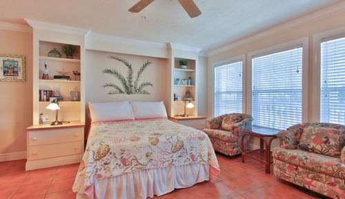 Tortuga Inn Gulf View Studio (No Elevator, Stairs only)