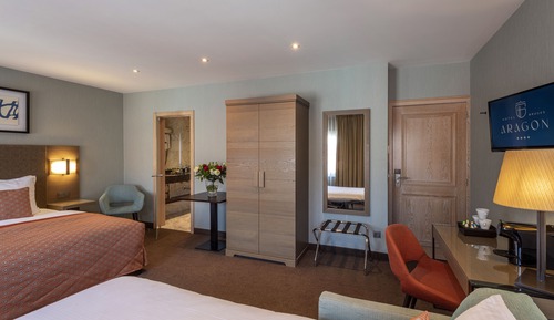Family Room, Kitchenette