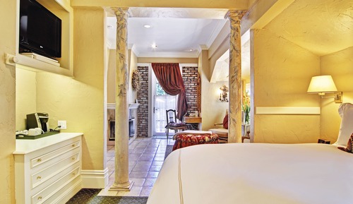 Standard Room, 1 Queen Bed, Fireplace (Cote D'Azur)