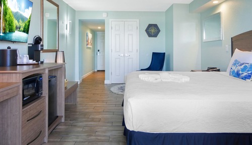 Room,1 King Bed, Oceanfront