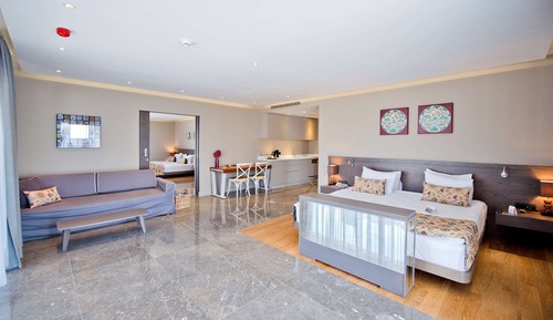 Family Suite, Multiple Beds, Non Smoking, Connecting Rooms
