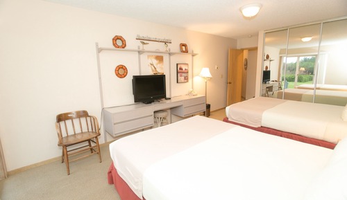 Deluxe Room, Multiple Beds, Kitchen, Pool View (1 Bedroom Dlx Unit-Room 112-No Pets)