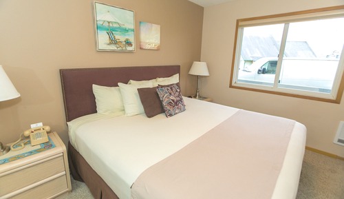 Signature Room, 1 King Bed with Sofa bed, Kitchen, Pool View (1 Bedroom Unit- Room 108-No Pets)