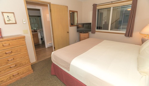Signature Room, 1 King Bed with Sofa bed, Kitchen, Pool View (1 Bedroom Unit- Room 103-No Pets)