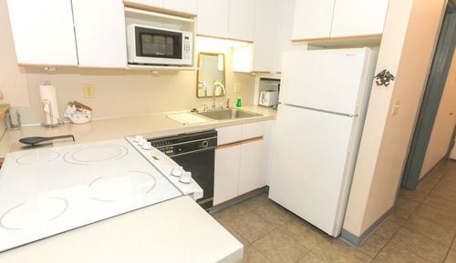 Signature Room, 1 King Bed with Sofa bed, Kitchen, Pool View (1 Bedroom Unit- Room 210-Pet Friendly)