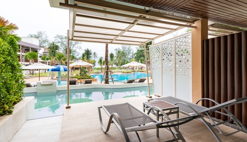 Pool Access Room