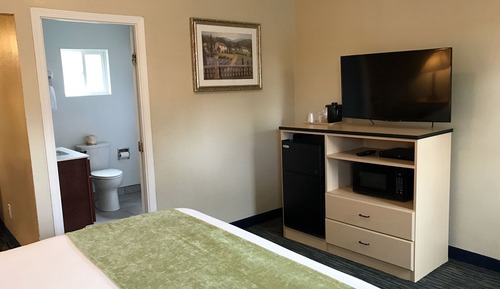 Standard Room, 1 King Bed