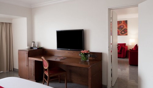 Suite, 1 King Bed, Ocean View (Classic Suites)