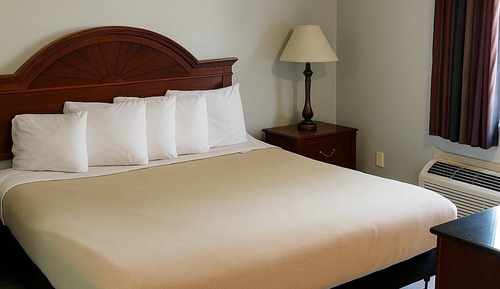 Standard Room, 1 King Bed