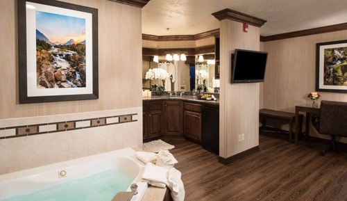 Honeymoon Suite, 1 King Bed, Non Smoking, Jetted Tub