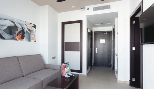 Family Room, Balcony