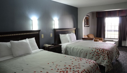 Single Room, 2 Queen Beds, Smoking
