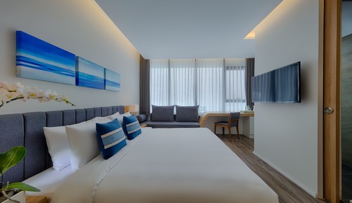 Senior Deluxe, Partial Sea View