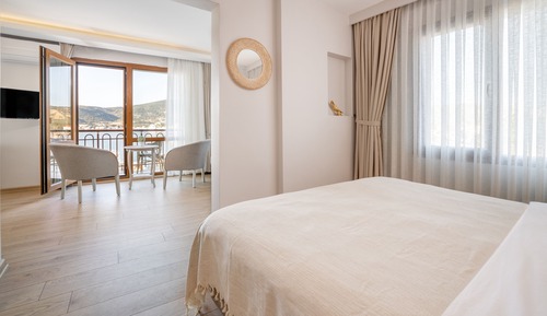 Family Double or Twin Room, 1 King Bed with Sofa bed, Non Smoking, Sea View