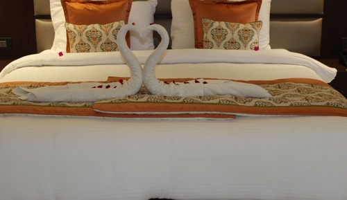 Deluxe Double Room, 1 King Bed, Non Smoking, Mountain View