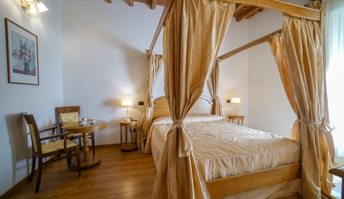 Classic Double Room