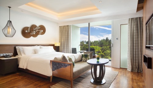 Room, 1 King Bed, Non Smoking, Garden View (Balcony)