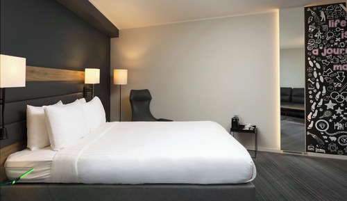 Family Room, 1 Queen Bed with Sofa bed